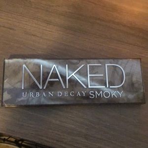 Urban Decay Naked Smoky Eyeshadow Palette
